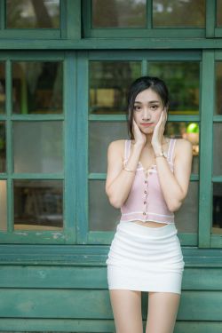 美女美乳